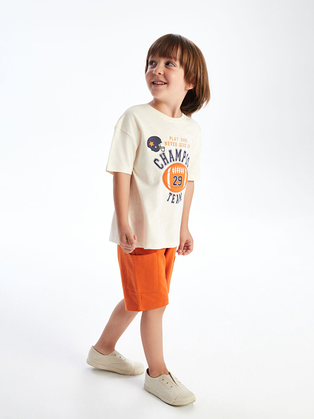 LCW Kids تی‌شه‌رت و شۆرت چاپکراوی یه‌خه‌ خڕ بۆ کوڕان ٢ دانە پێکەوە -S5JY37Z1-QVK