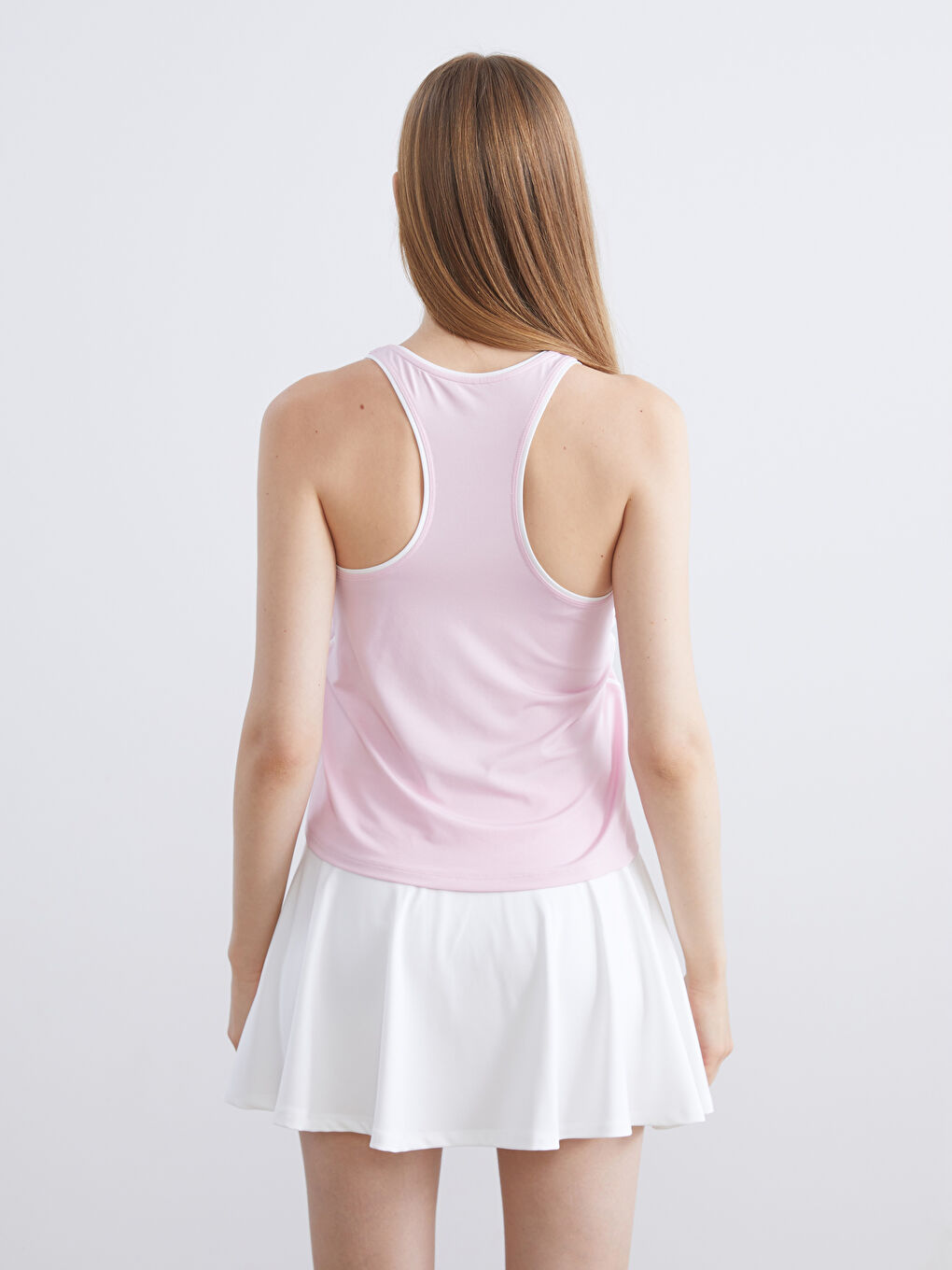 قميص رياضي بدون أكمام بياقة على شكل حرف U للسيدات-3