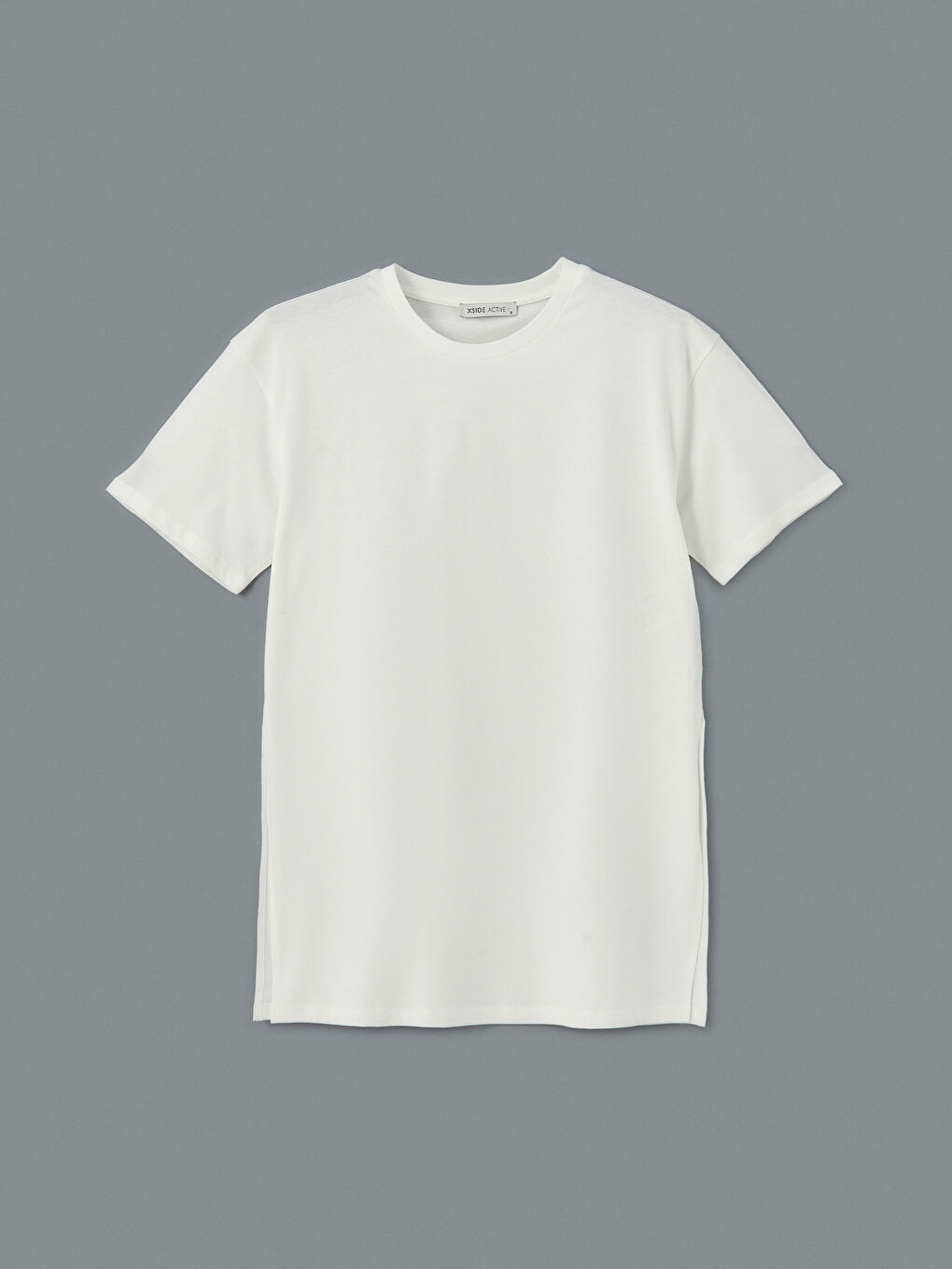 Beyaz Bisiklet Yaka Reflektör Baskılı Kadın Spor Tişört-4