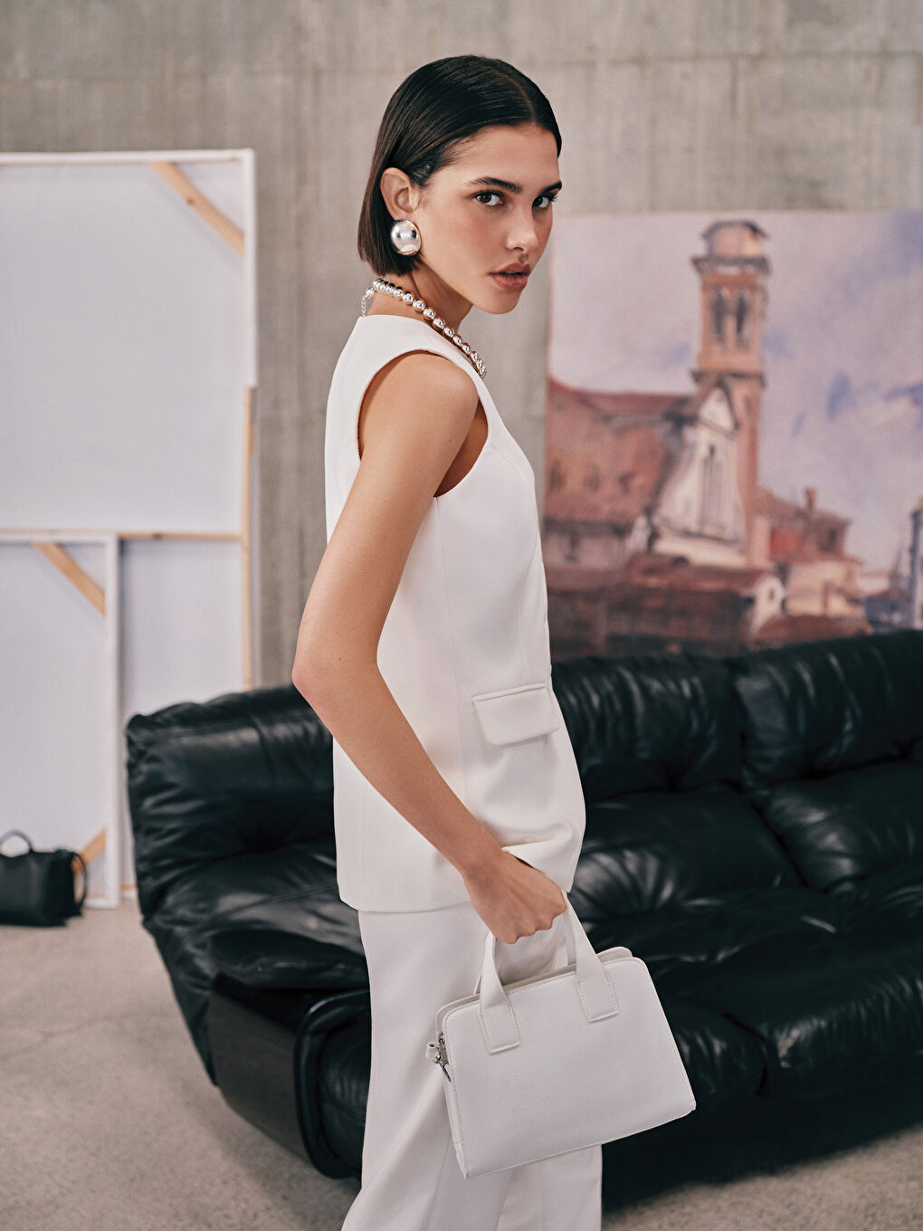 Beyaz V Yaka Kadın Klasik Yelek-1