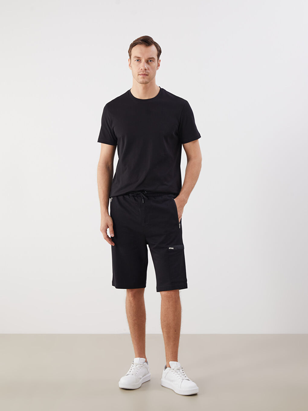 LCWAIKIKI Classic Standard Fit Men's Shorts -S5K042Z8-CVL