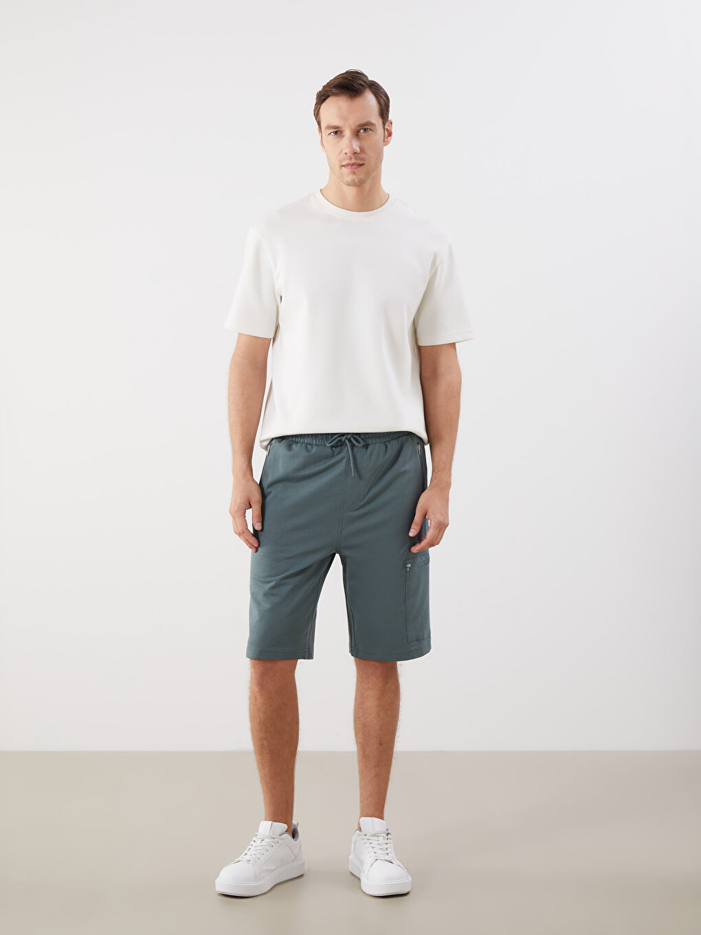 LCWAIKIKI Classic Standard Fit Men's Shorts -S5K042Z8-Z5M