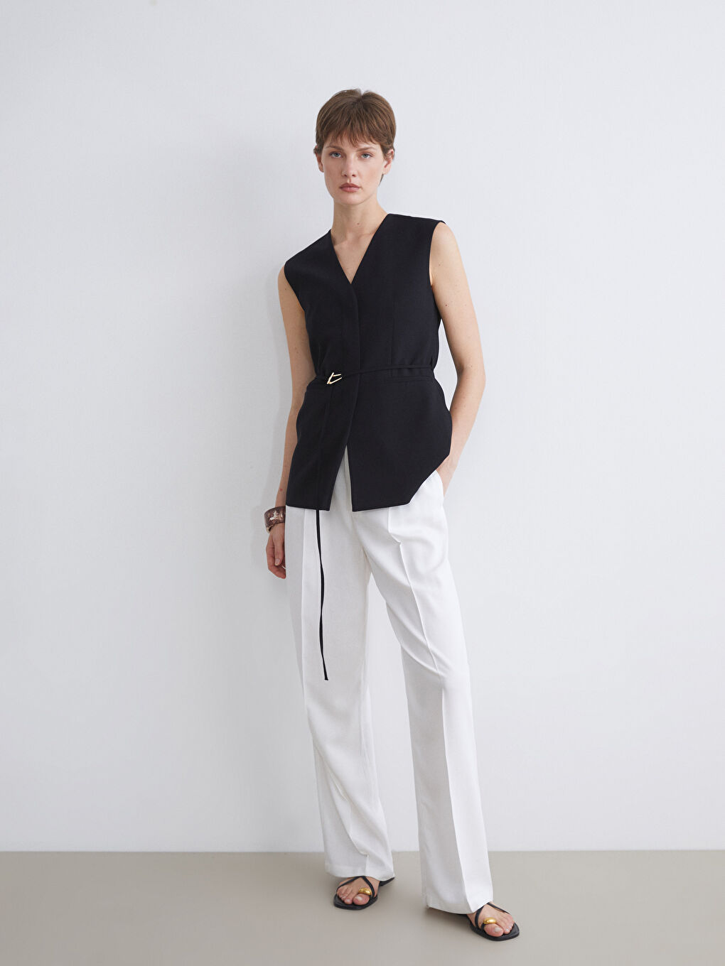 LCWAIKIKI Classic V Neck Women's Classic Waistcoat -S5K211Z8-CVL