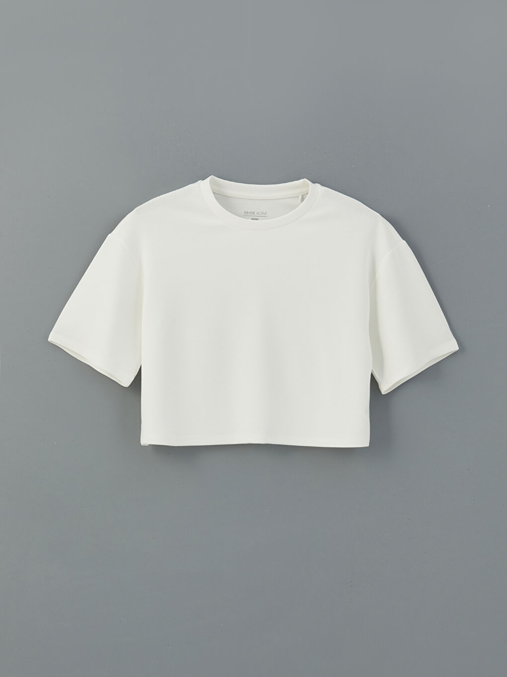 Beyaz Bisiklet Yaka Crop Kadın Spor Tişört-4