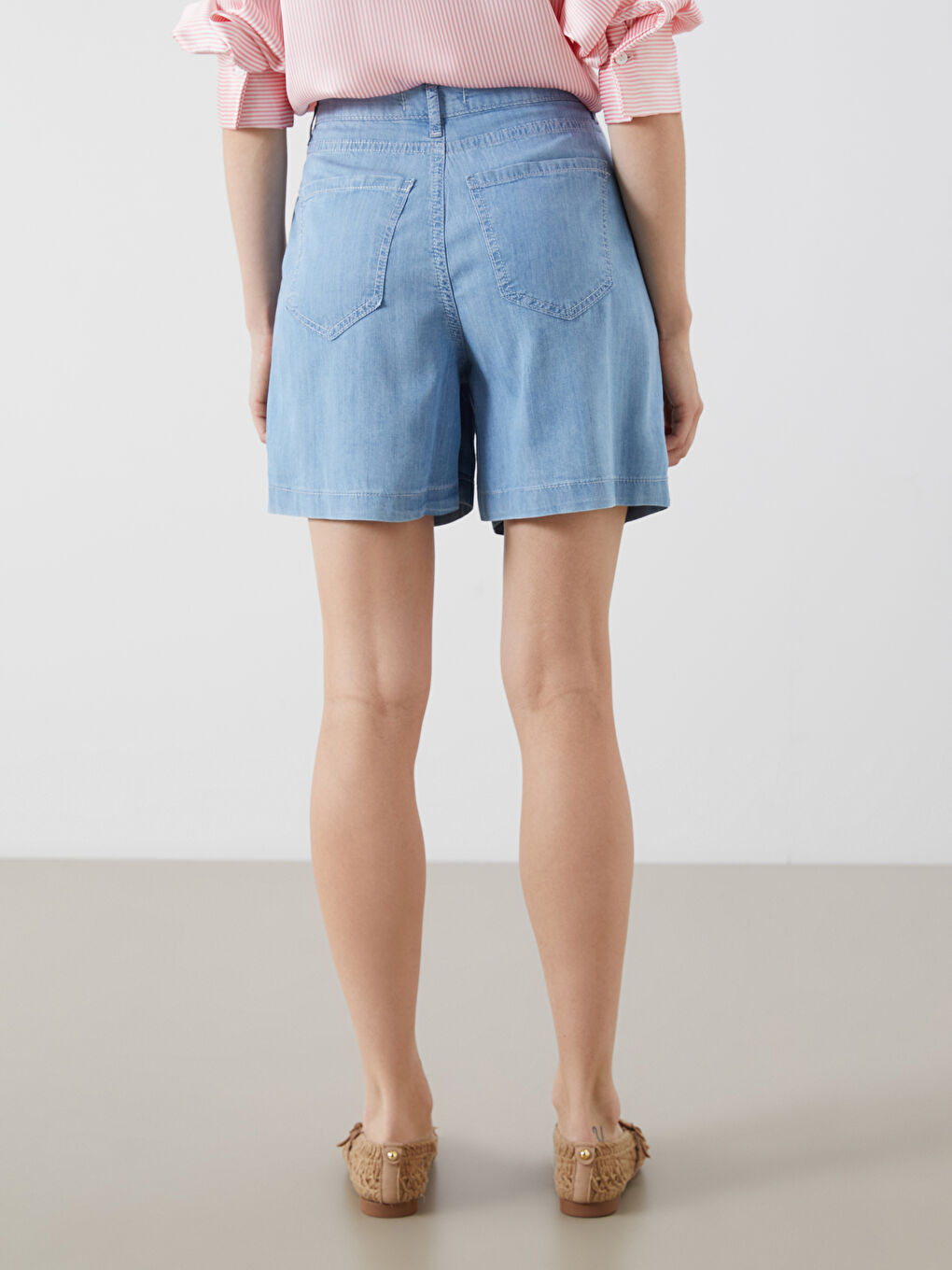 İndigo Loose Fit Kadın Pileli Jean Şort-3