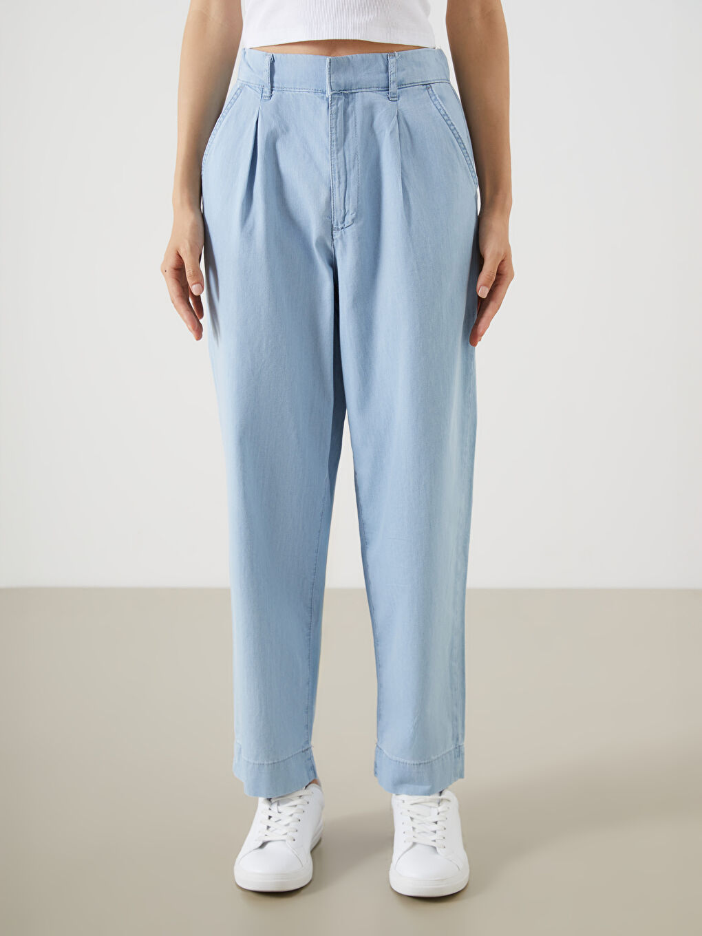 Elasticated Waist Carrot Fit Women's Jeans-1