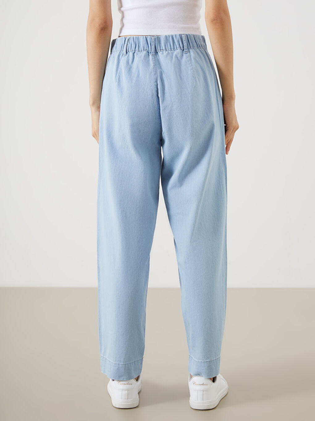 Elasticated Waist Carrot Fit Women's Jeans-3