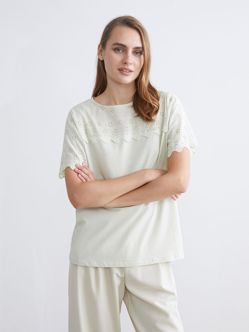 LCWAIKIKI Classic Bluza za Žene sa Okruglim Izrezom i Vezom -S5K323Z8-FWG