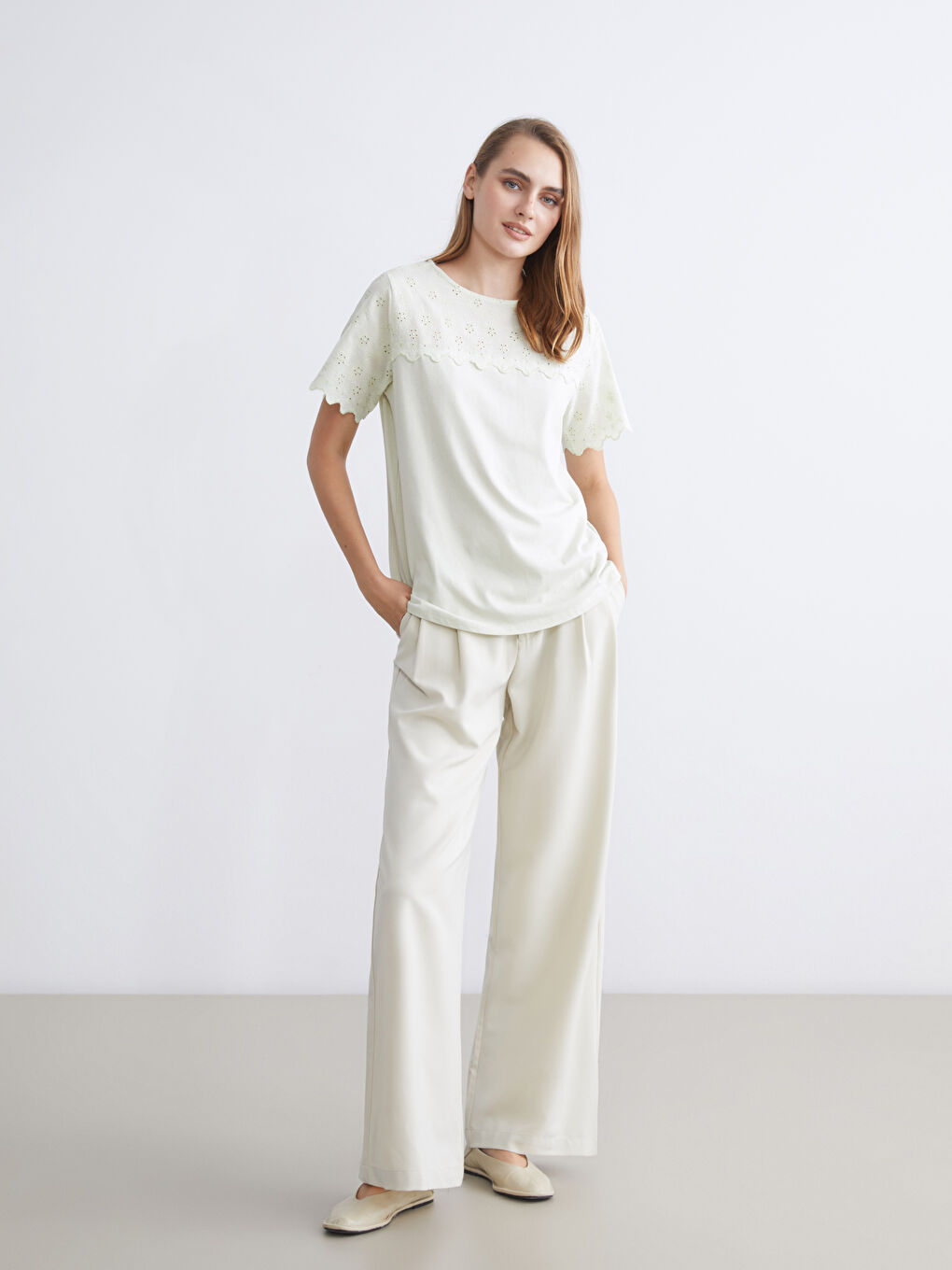 LCWAIKIKI Classic Bluza za Žene sa Okruglim Izrezom i Vezom -S5K323Z8-FWG