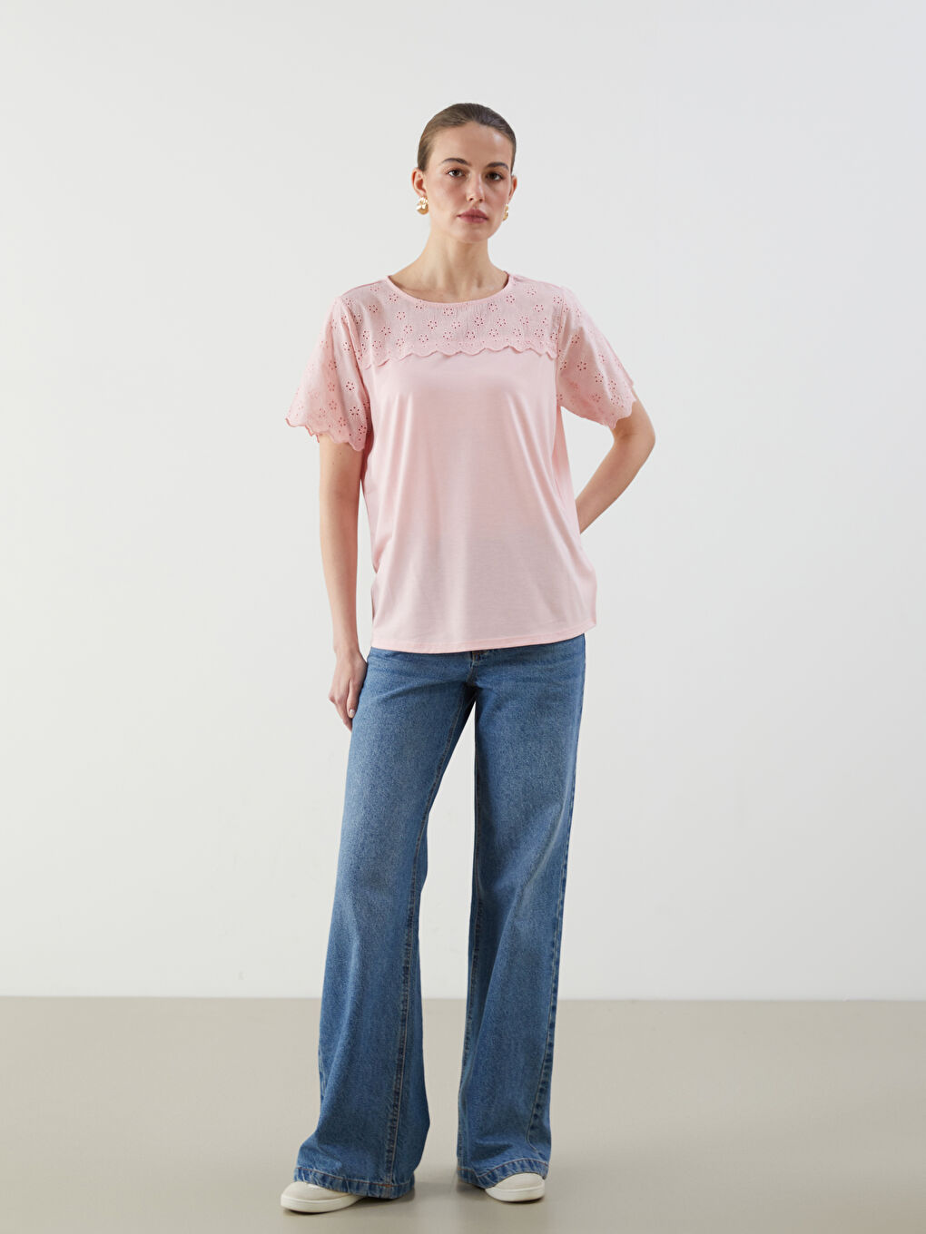 Crew Neck Embroidered Women's Blouse -S5K323Z8-G1W