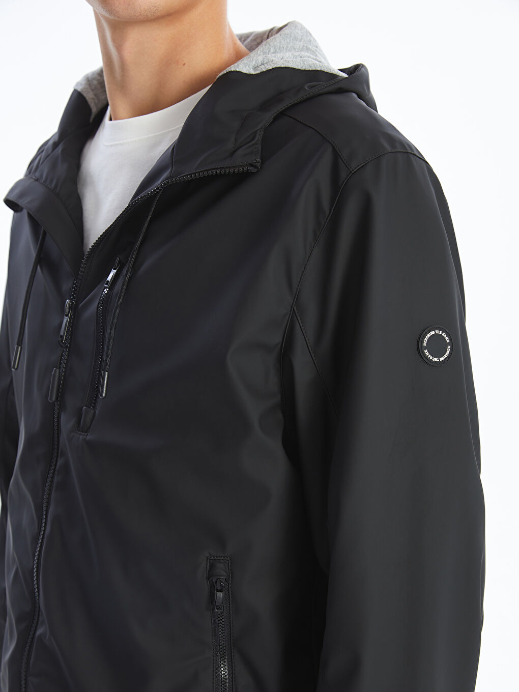 Siyah Standart Kalıp Kapüşonlu Erkek İnce Mont-5