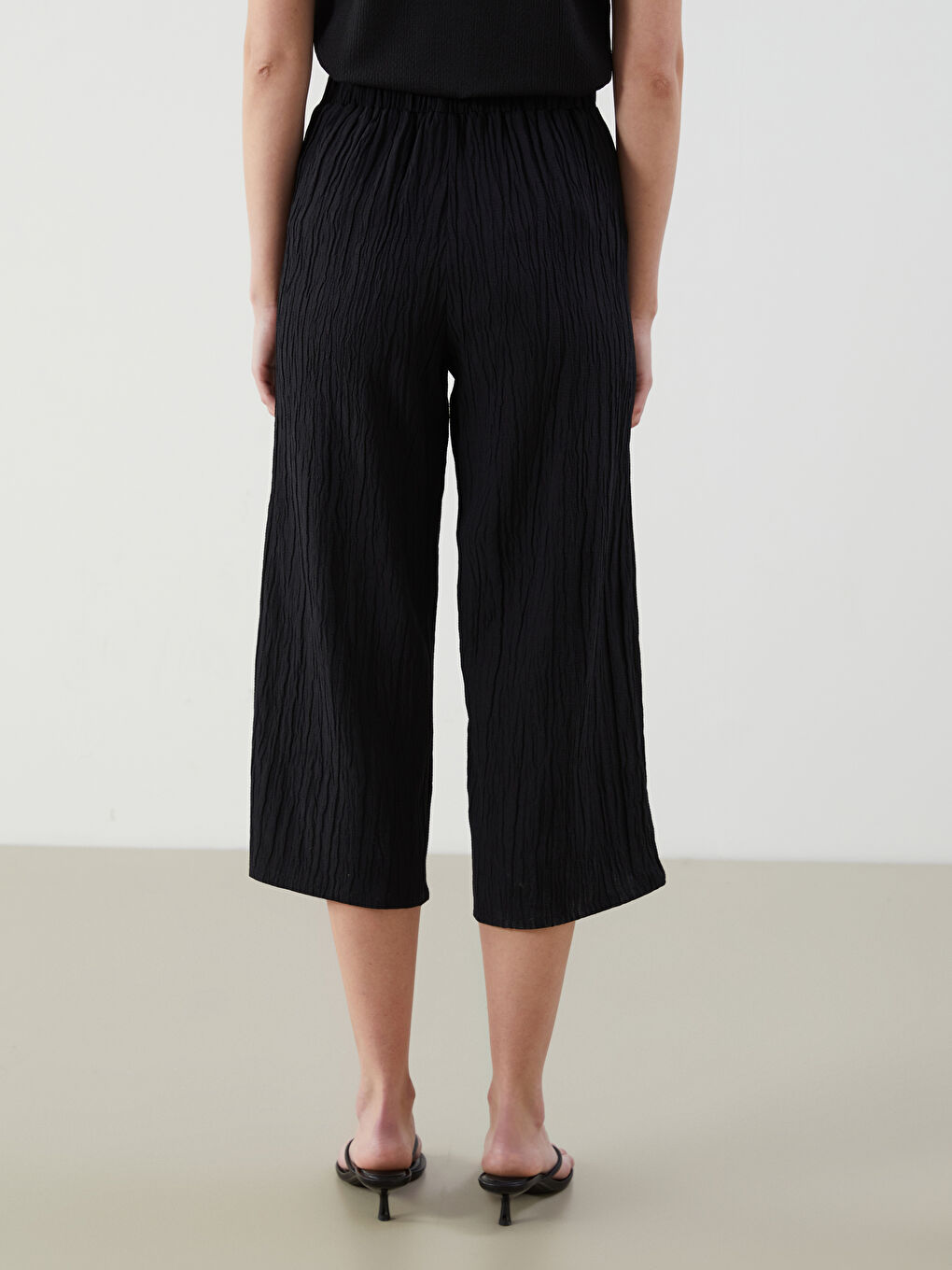 Woman BLACK Capri Trousers -S5K464Z8-CVL