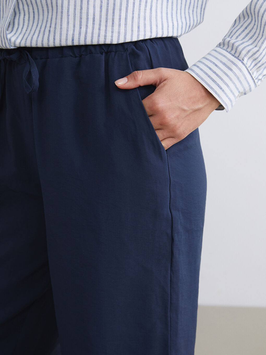 سروال نساء واسع الساق بخصر مطاطي-4