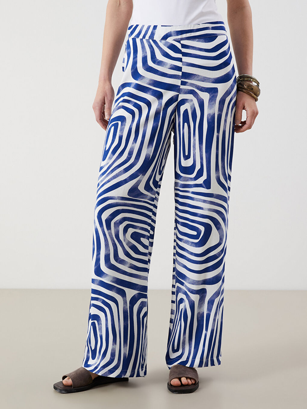 پانتۆڵی کەمەر لاستیکی نەخشدار بۆ ژنان-1