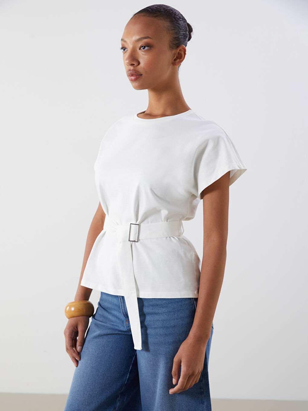 Ekru Bisiklet Yaka Kemerli Bluz