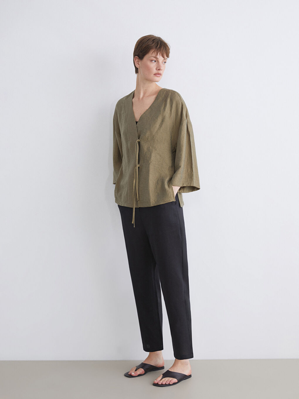 LCWAIKIKI Classic 100% Linen Women's Elastic Waist Trousers -S5K576Z8-CVL