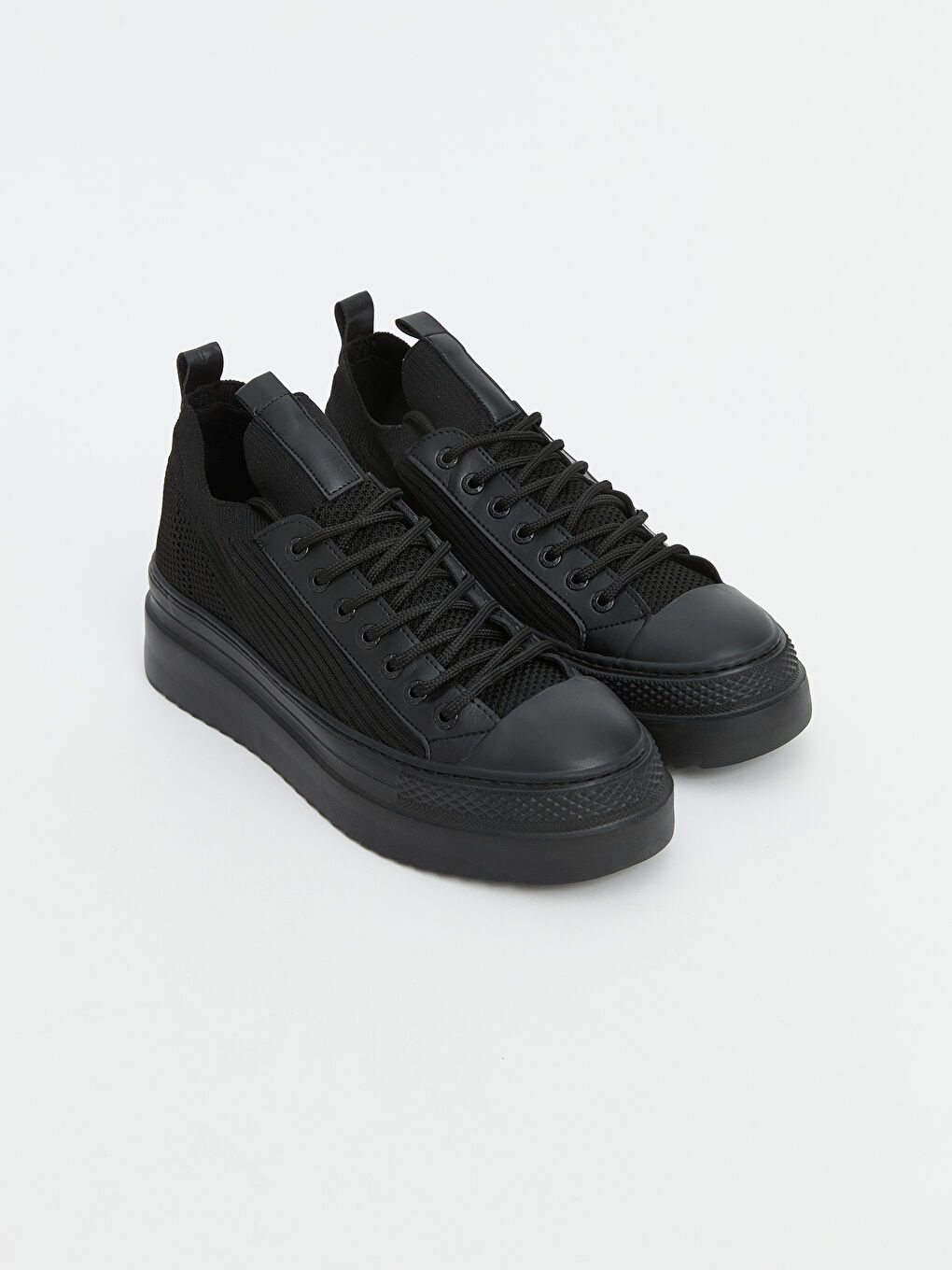 Siyah Bağcıklı Erkek Spor Ayakkabı