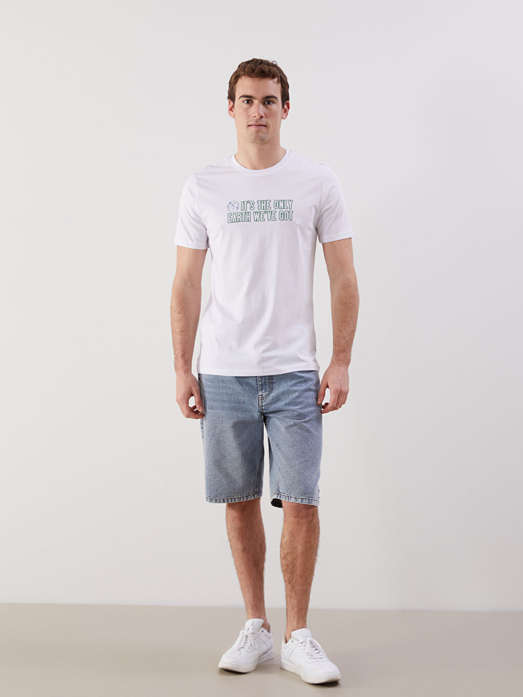 Beyaz Bisiklet Yaka Kısa Kollu Baskılı Penye Erkek Tişört-1