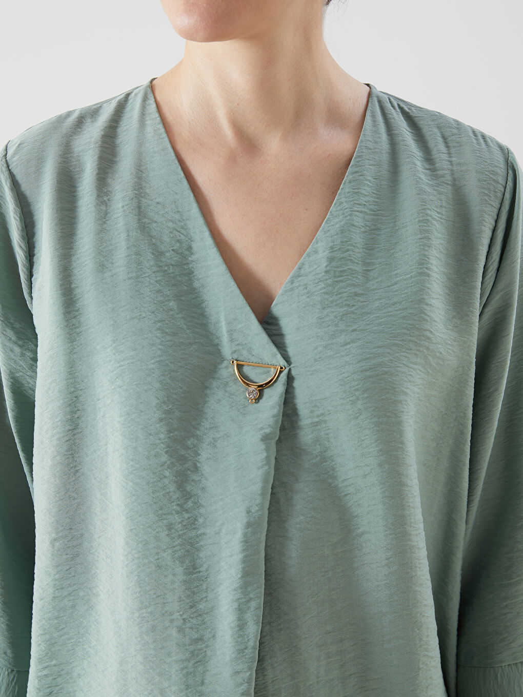 Yeşil V Yaka Kadın Bluz-2