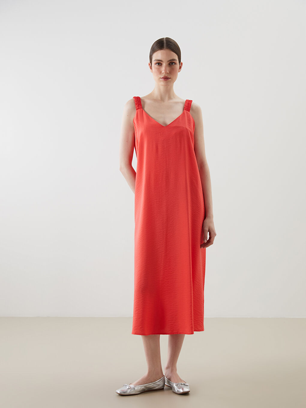 Woman RED Dress -S5K733Z8-GPU
