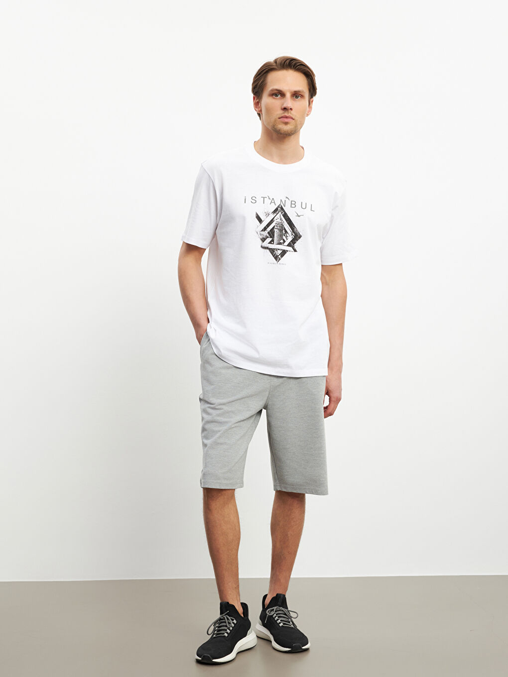 Gri Standart Kalıp Erkek Şort