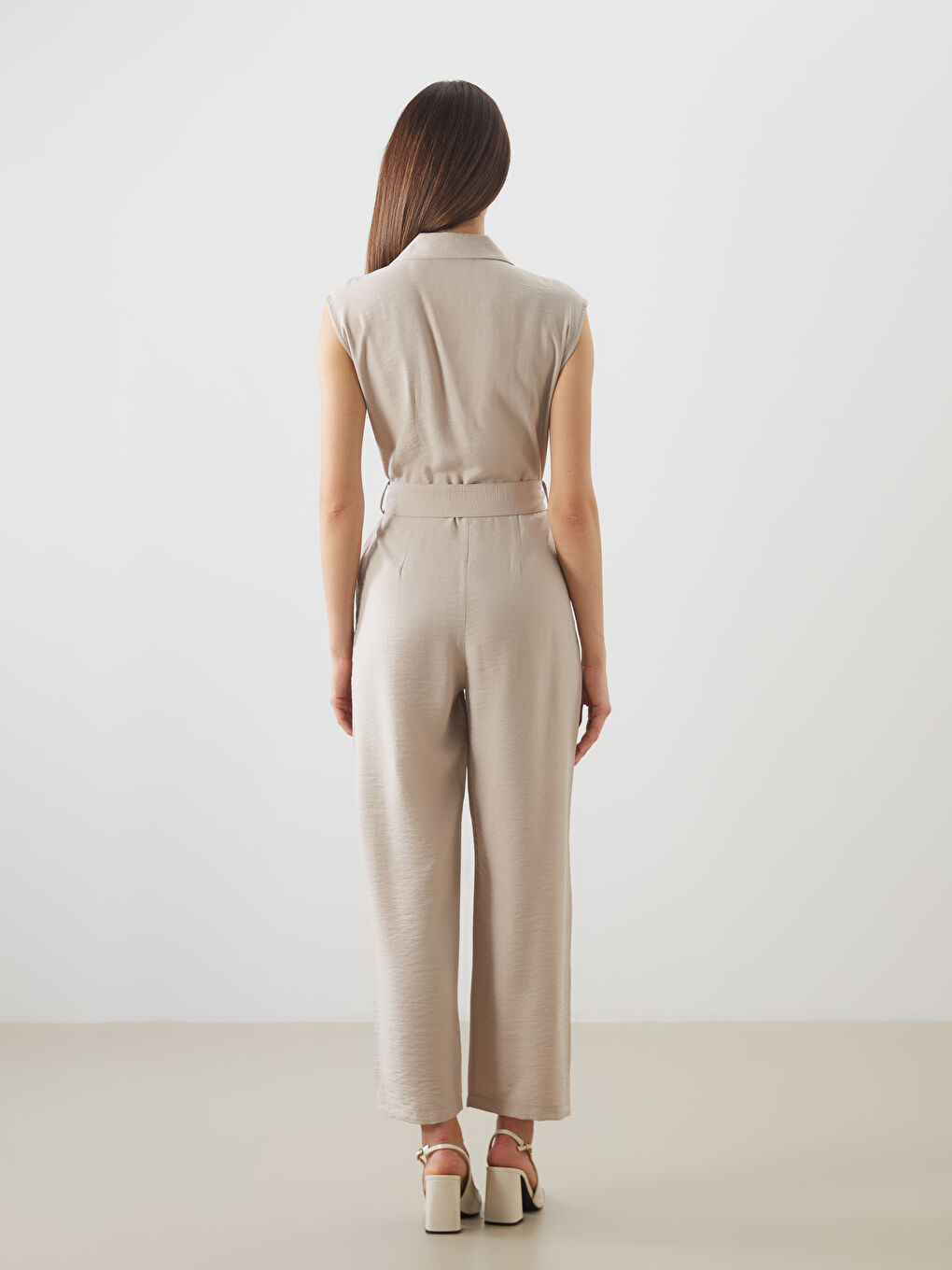 Bej Gömlek Yaka Kemerli Kadın Tulum-3