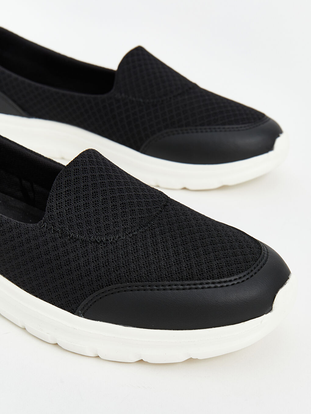 Siyah File Detaylı Kadın Spor Ayakkabı-2