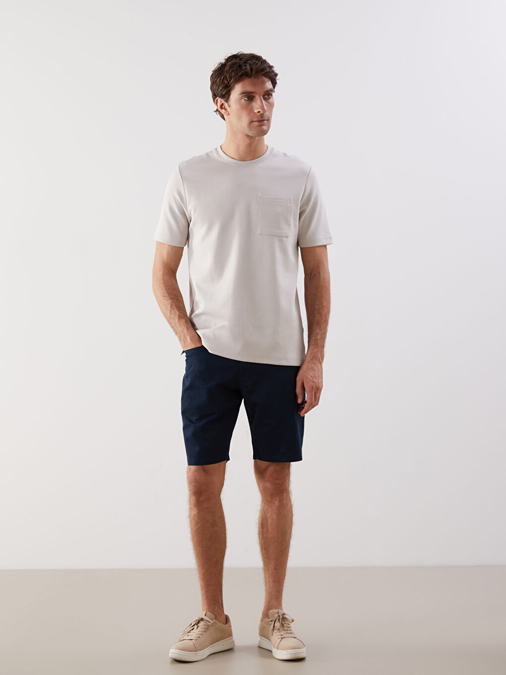 Ерлерге арналған тар пішімдегі саржа шолақ шалбар