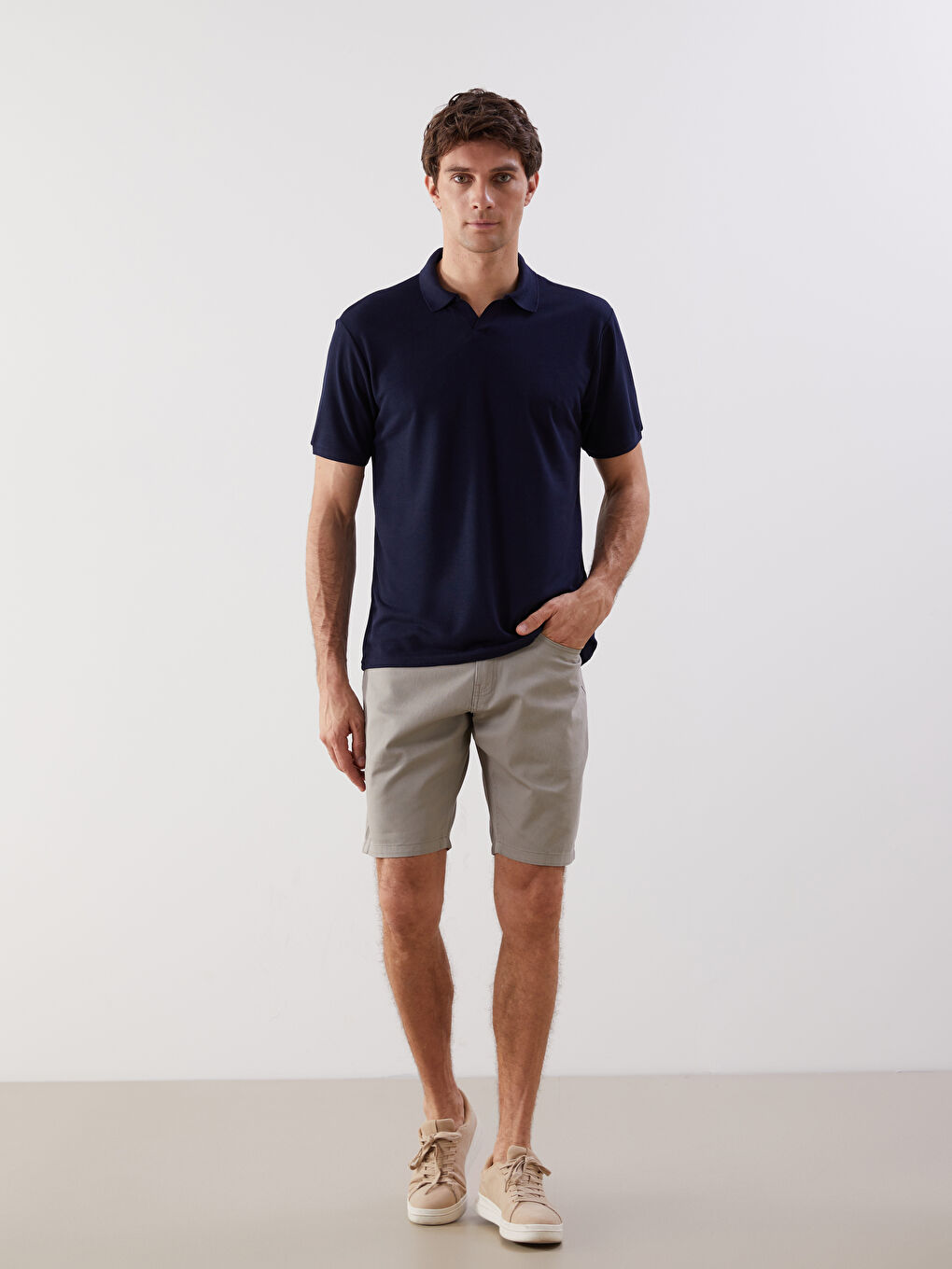 Ерлерге арналған тар пішімдегі саржа шолақ шалбар