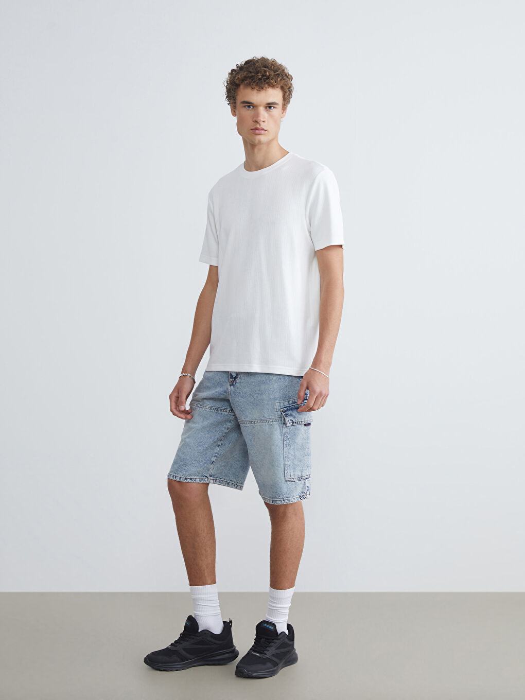 İndigo Rahat Kalıp Erkek Jean Şort