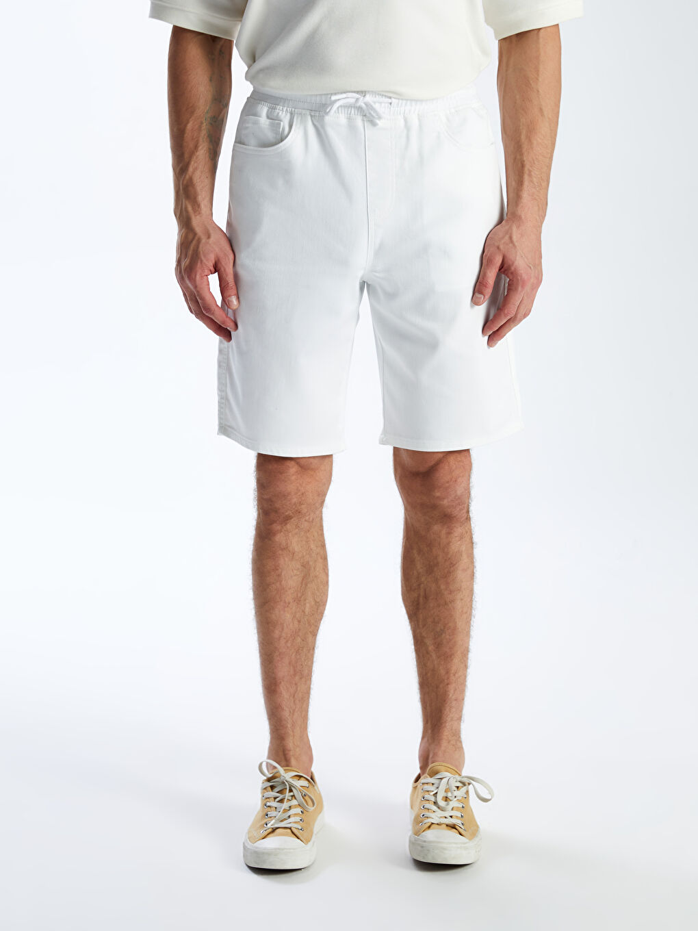 Beyaz Standart Kalıp Erkek Jean Şort-1