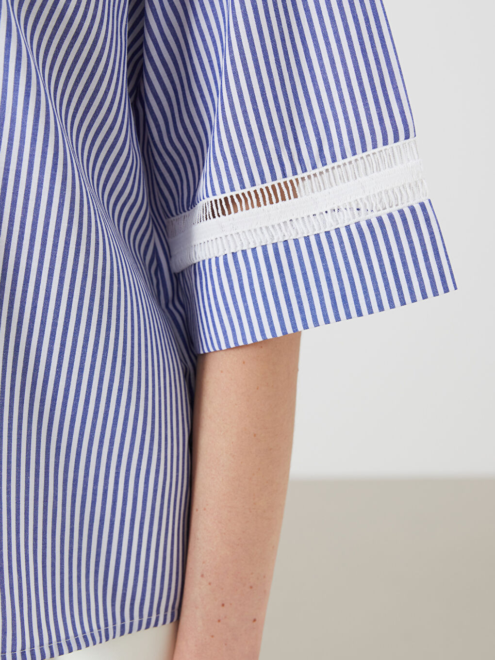 Mavi Çizgili Kadın Gömlek-2