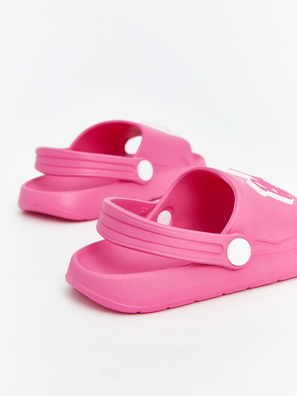 LCW STEPS Pembe Barbie Baskılı Kız Bebek Plaj Sandaleti - 4
