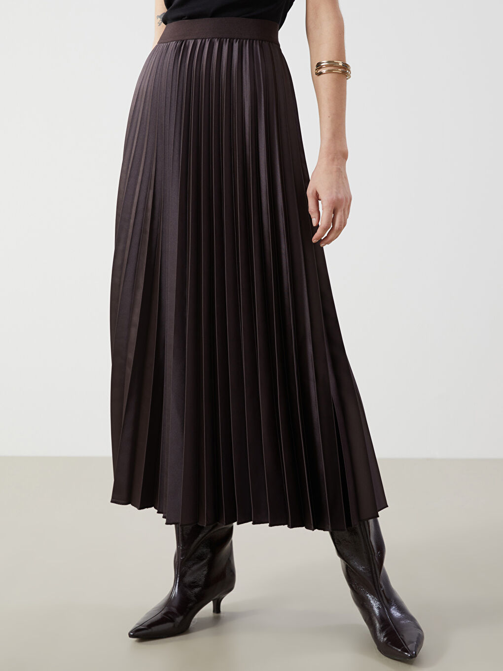 Bej Beli Lastikli Saten Kadın Pileli Etek-1