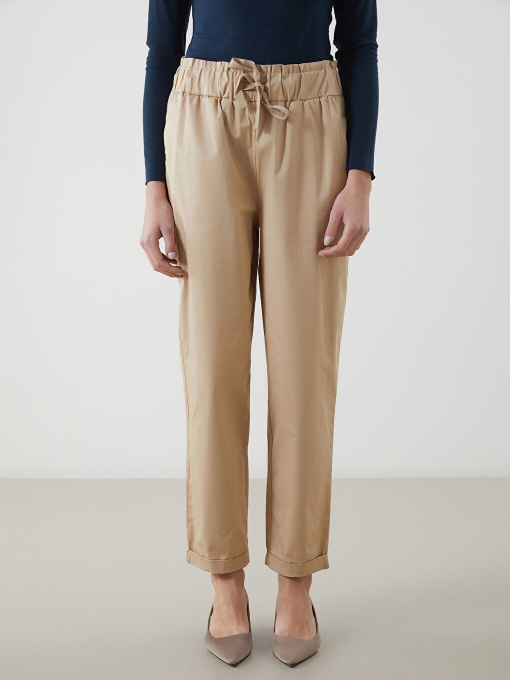 Bej Beli Lastikli Düz Gabardin Kadın Pantolon-1