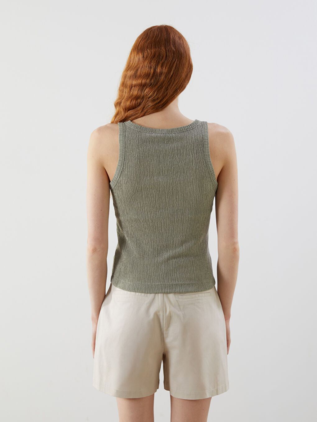 Ženska rebrasta majica bez rukava sa U vratom-3