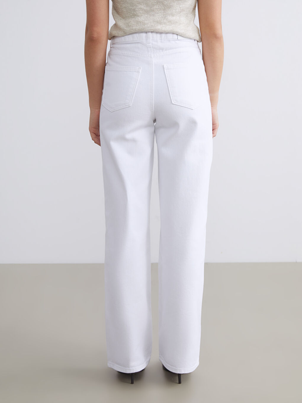 جینزی ژنانەی قاچ فراوان-3