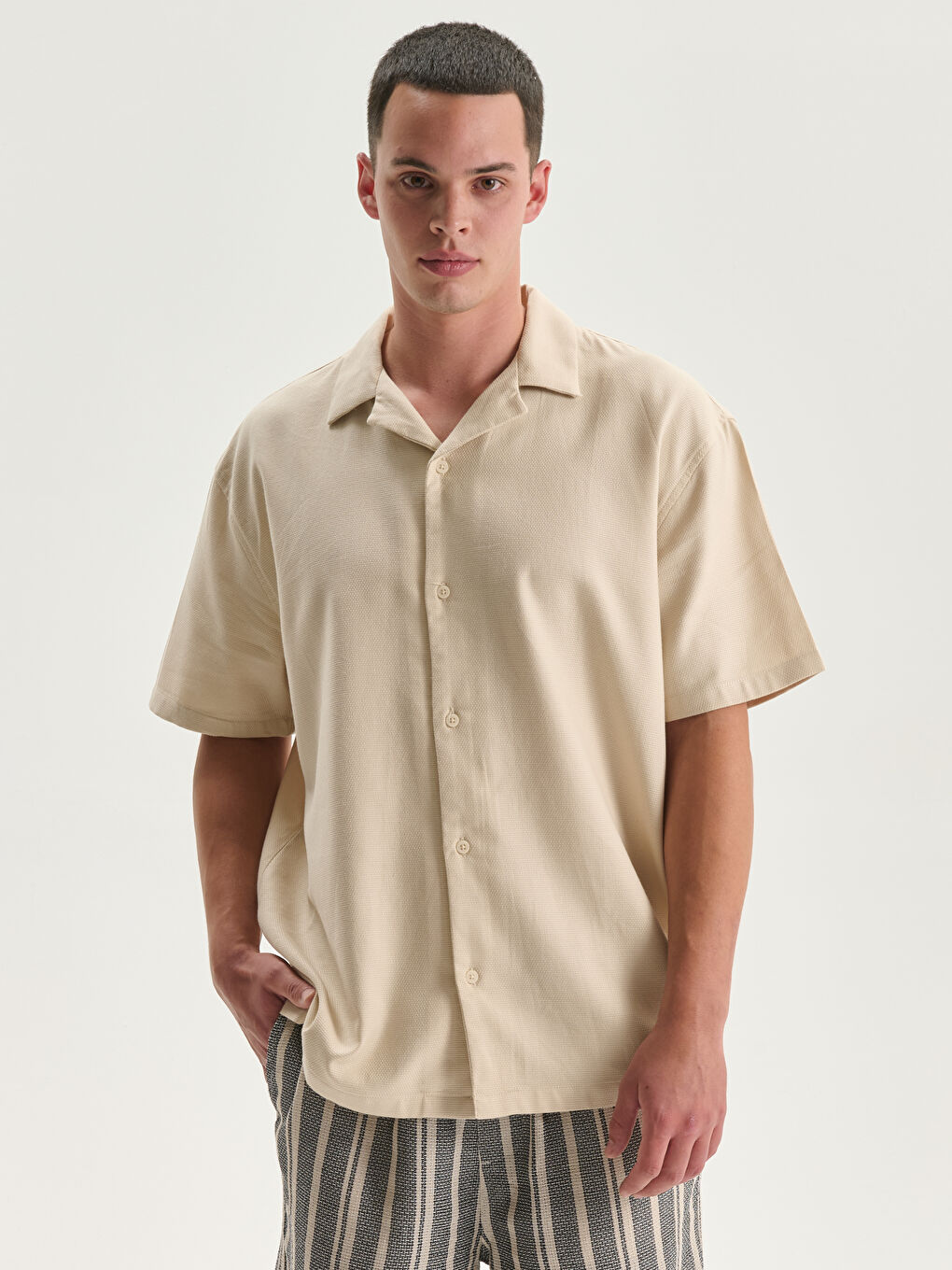 Regular Fit Resort Collar Short Sleeve Men's Shirt