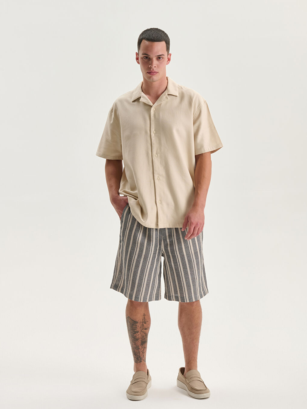 Regular Fit Resort Collar Short Sleeve Men's Shirt-1