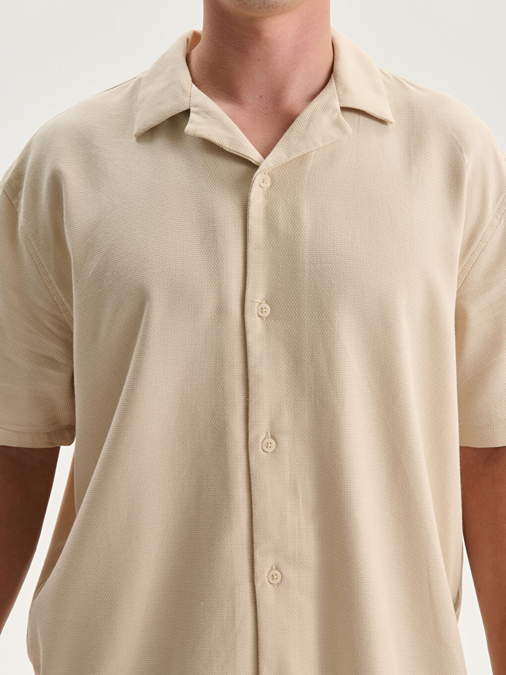 Regular Fit Resort Collar Short Sleeve Men's Shirt-2