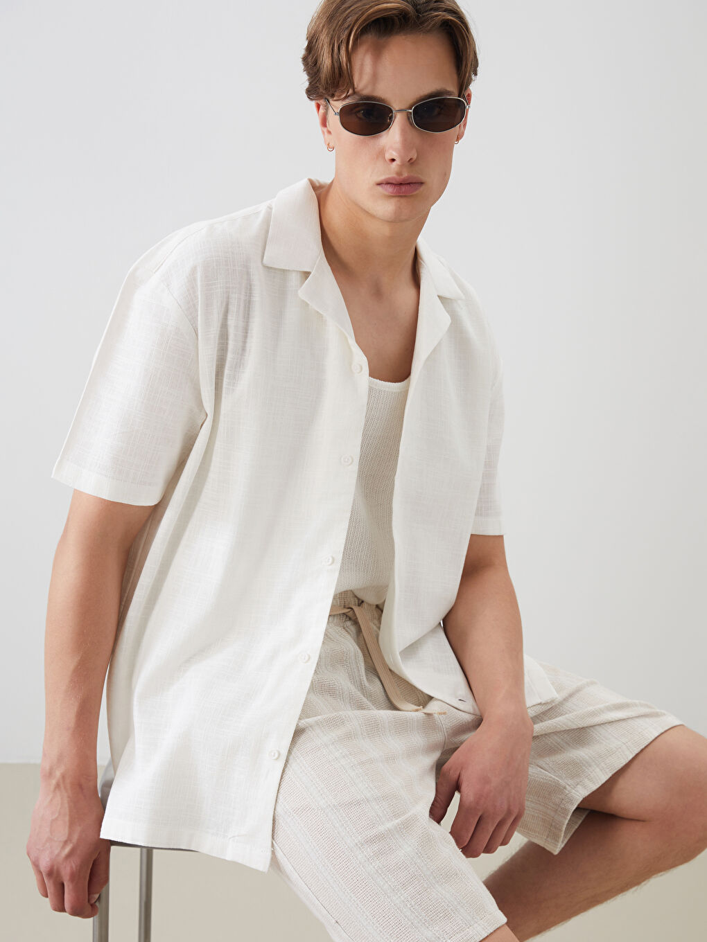 Chemise à Coupe Régulière Col en Resort Manches Courtes pour Hommes