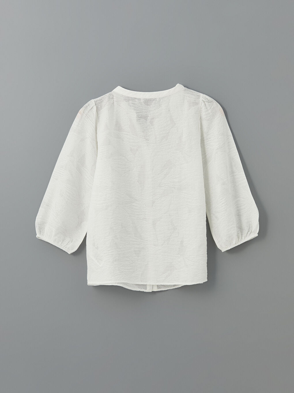 Beyaz Kaçık Yaka Ajurlu Jakar Kadın Bluz-5