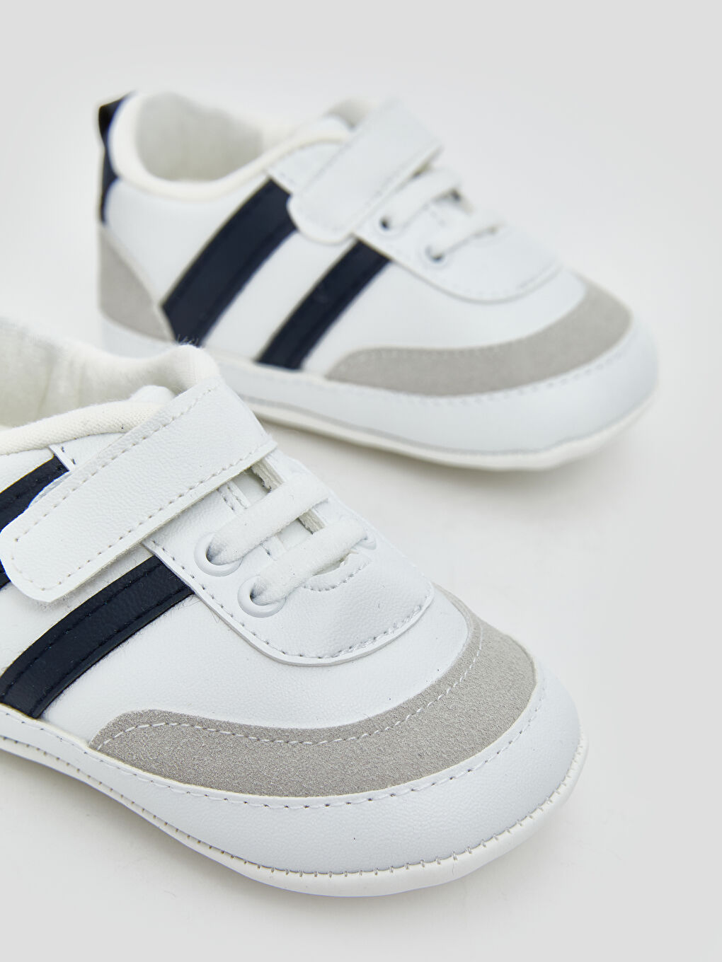 ჩვილი ბიჭი თეთრი სპორტული ფეხსაცმელი-2