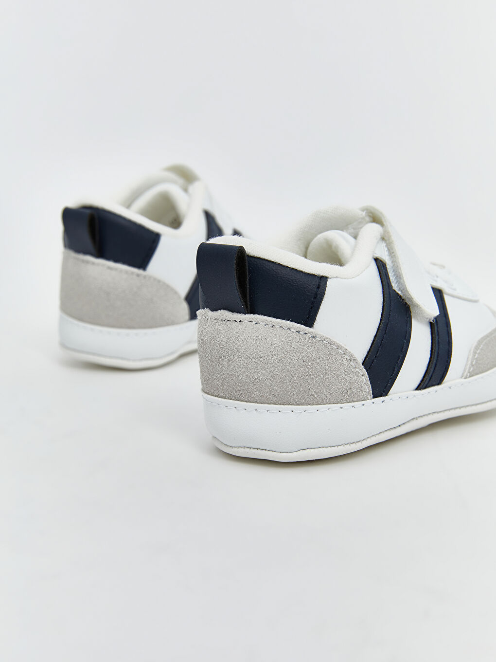 ჩვილი ბიჭი თეთრი სპორტული ფეხსაცმელი-4