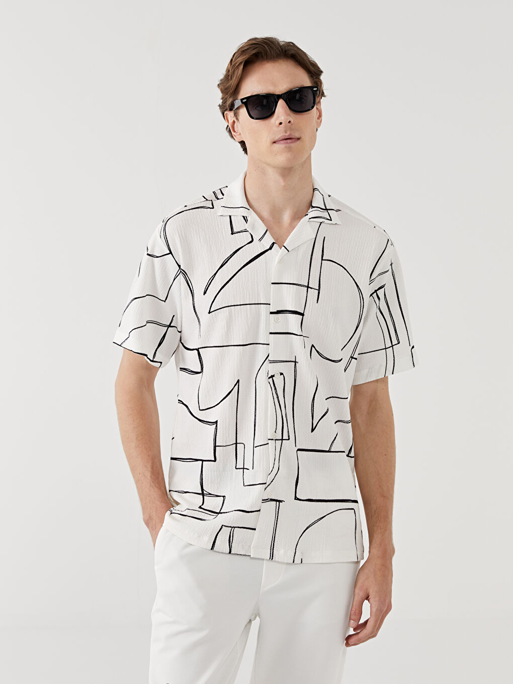 Beyaz Regular Fit Kısa Kollu Desenli Erkek Gömlek