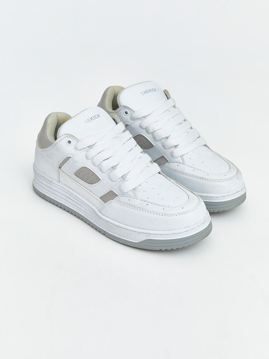 Beyaz Bağcıklı Erkek Spor Ayakkabı