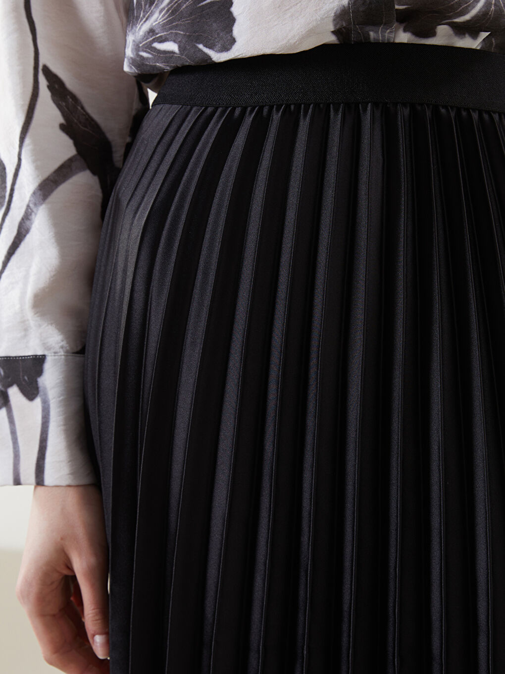 Elastic Waist Satin Women's Pleated Skirt -S5KG90Z8-CVL