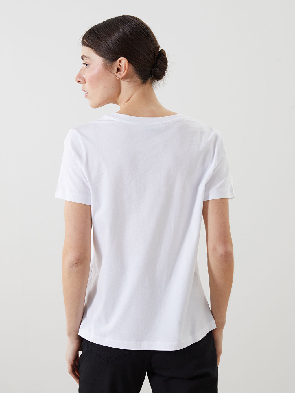 LCWAIKIKI Classic V Neck Women's T-Shirt -W53330Z8-Q6K