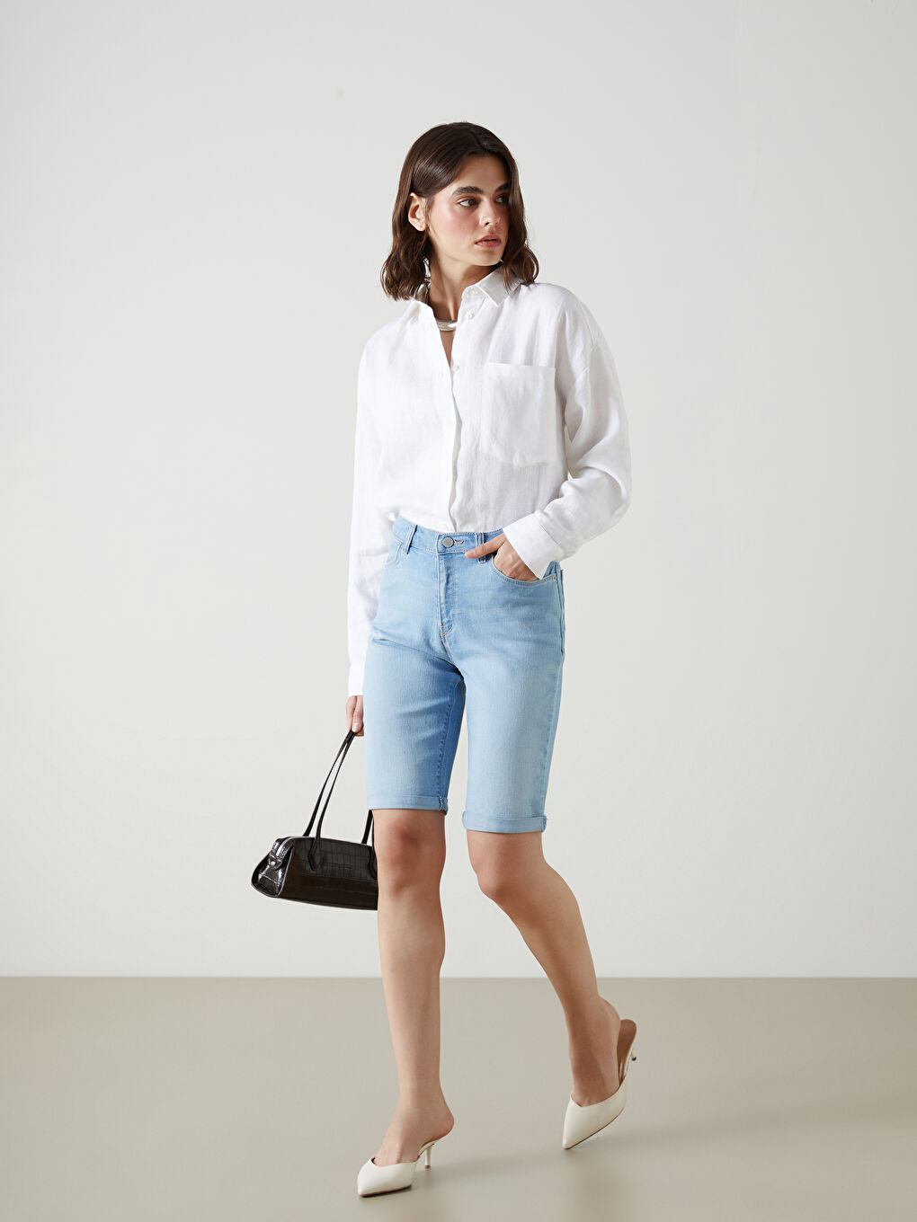 شورت دينيم رفيع للسيدات