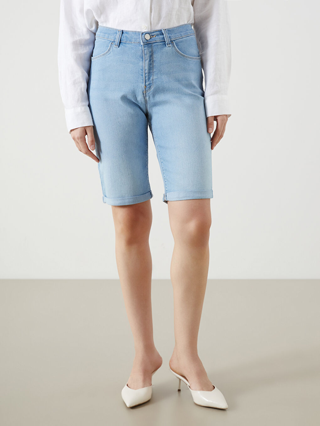 شورت دينيم رفيع للسيدات-1